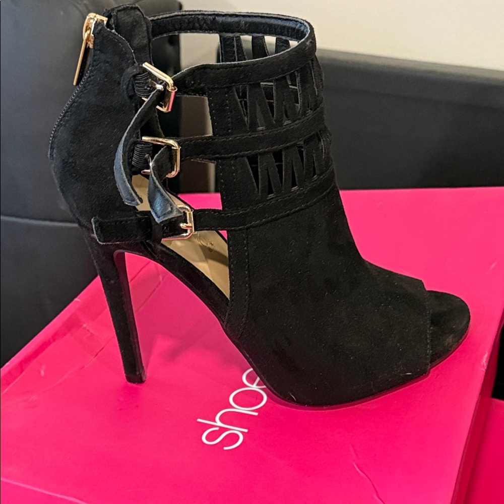 Shoe Dazzle Black Strappy Heels